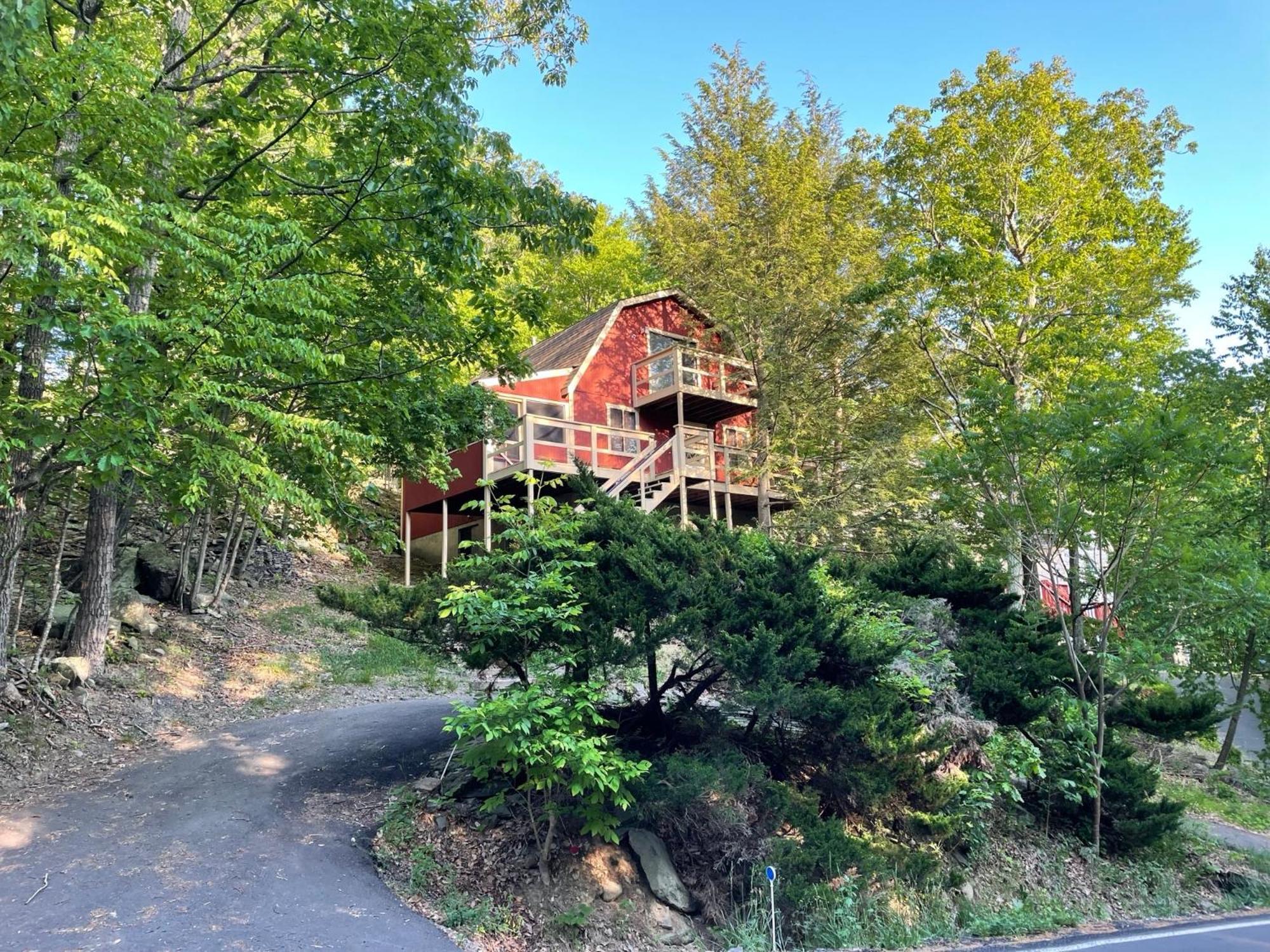 Saw Creek Cabin - Regent Hilltop Bushkill Εξωτερικό φωτογραφία